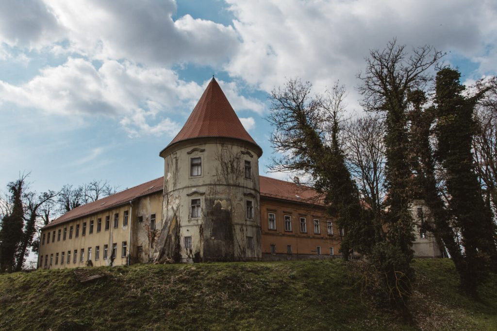 Zagreb Engagement Photosession
